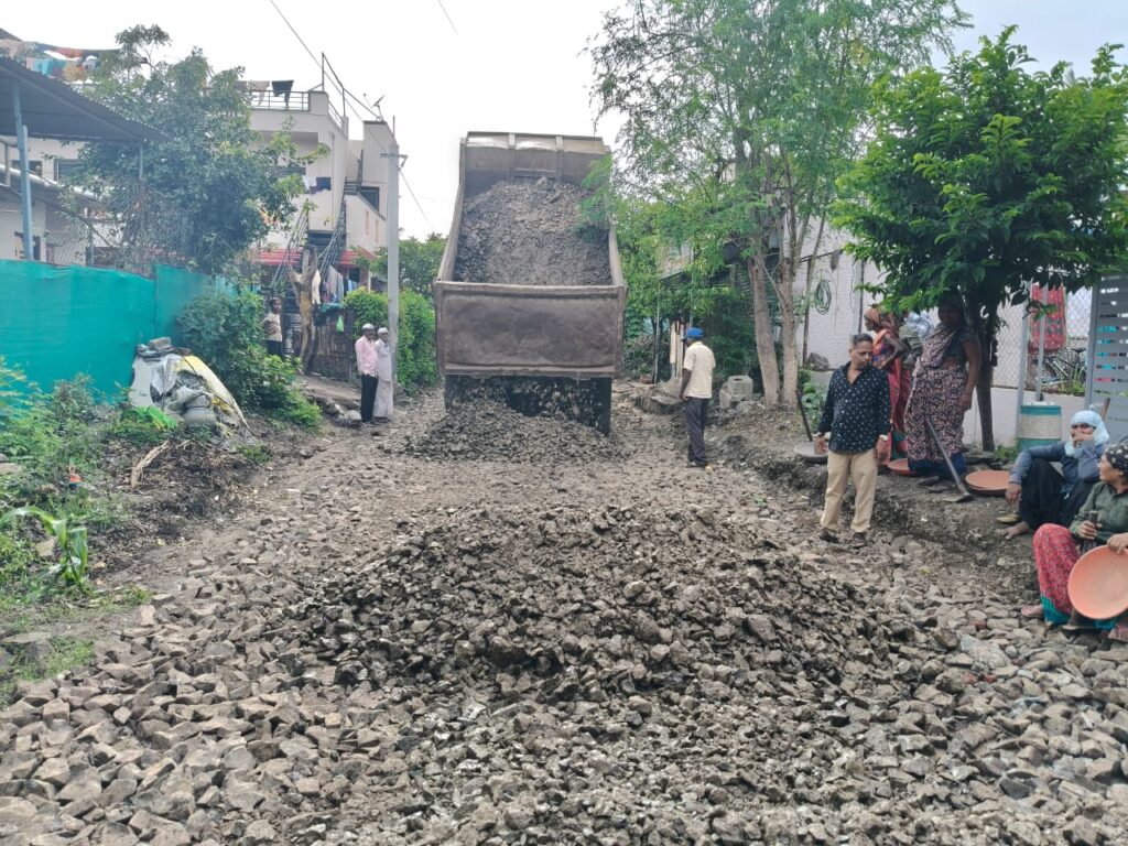 दगड, खड्ड्यांचा त्रास संपणार! काँक्रीटीकरणाने नागरिक आनंदी; मा. नगरसेवक वाकळे यांच्या प्रयत्नांना यश