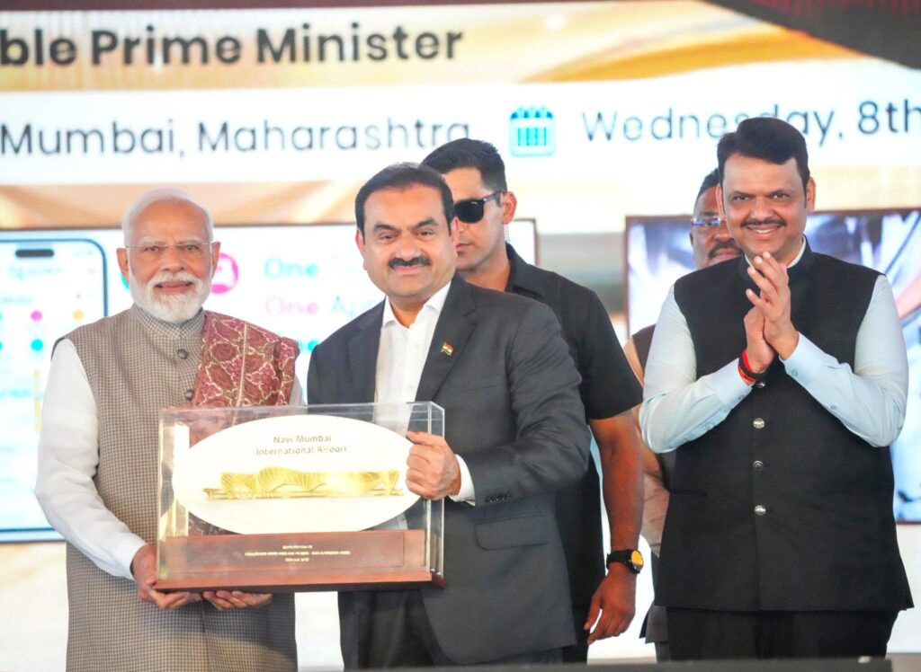 मोदींच्या हस्ते नवी मुंबई विमानतळाचे उद्घाटन; देशाच्या आर्थिक उड्डाणाला नवे पंख