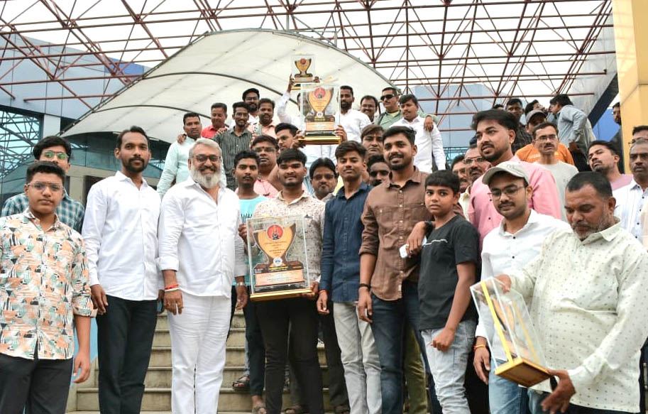 बागडपट्टीचा राजा प्रतिष्ठानच्या नृसिंह अवतार! जिवंत देखाव्याला प्रथम पारितोषिक